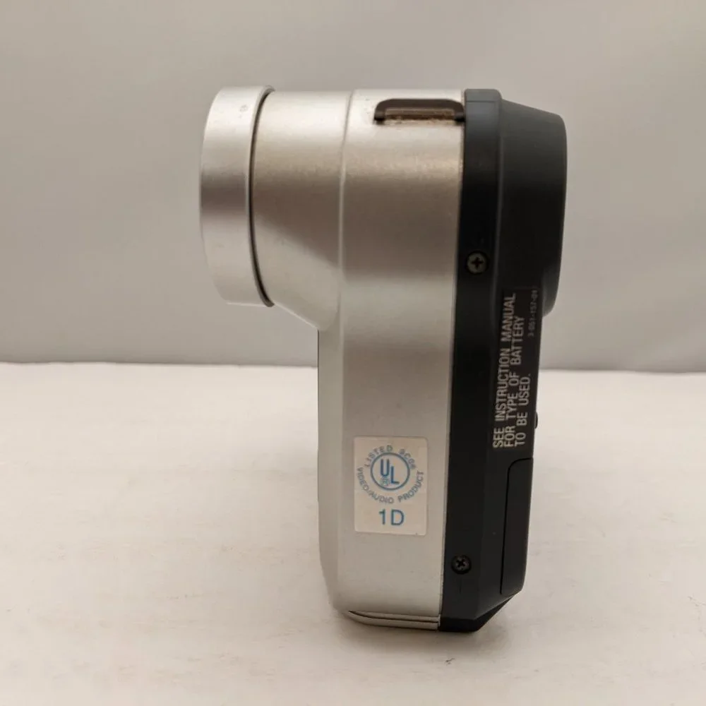 SONY Mavica MVC-FD75 Digital Still Camera w/ 10x Optical Zoom Silver USED